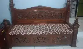 Tempat Duduk Ukiran Kayu Jati