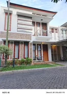 Rumah Townhouse Hook Kelapa ijo kebagusan lenteng