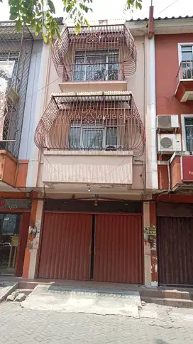 Ruko 3 Lantai Siap Huni di Boulevard Taman Palem Lestari