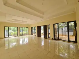 Rumah 1 lantai siap huni cocok untuk orang tua Pondok Indah Jakarta