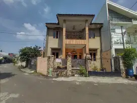 Dijual cepat rumah 2 lantai  Duta Bintaro Cluster tampak Siring