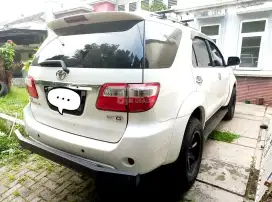TOYOTA FORTUNER G AT BENSIN 2010 TGN 1 DARI BARU