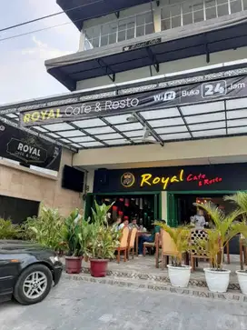Hotel dan cafe di lokasi premium di kota medan