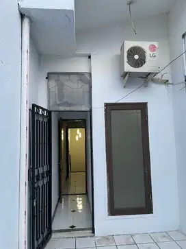Disewakan ruko bersih rapih siap huni di Jl Cikajang  No.6