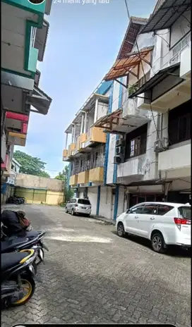 Dijual ruko strategis di Grand Centre Bungur