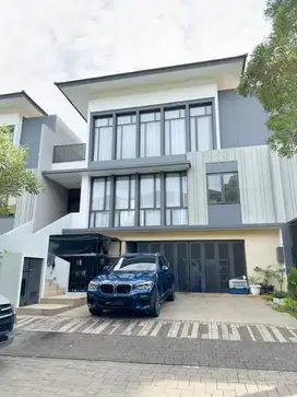 Jarang ada. Rumah mewah Navapark Lakewood BSD