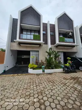 Rumah Baru Nempel Cibubur Jaktim 3 Menit Stasiun LRT 10 Menit ke Tol