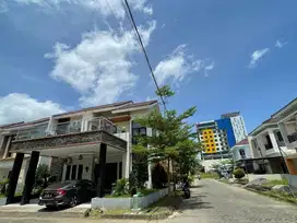 Rumah 2 lantai di Anging mammiri Panakukang Makassar.