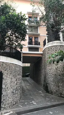 Dijual Rumah Induk&Kosn 23 Kamar di Tubagus Ismail sayap Dago Bandung