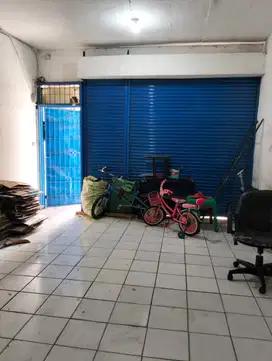 Disewakan Ruko 2 lantai Lokasi strategis cocok untuk usaha  (S)