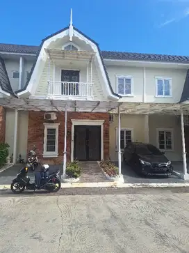 Dijual Villa Komplek Medan Resort City Cluster Volendam