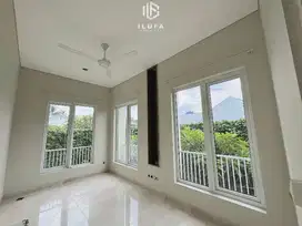 Disewakan Townhouse 4Br baru renov area Kemang