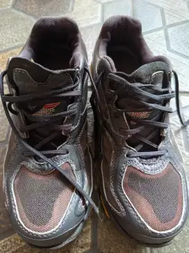 Sepatu safety Red Wings