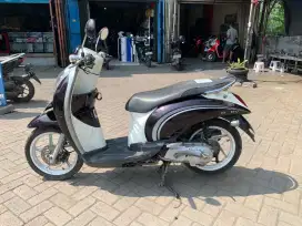 Scoopy tahun 2012. Pajak hidup