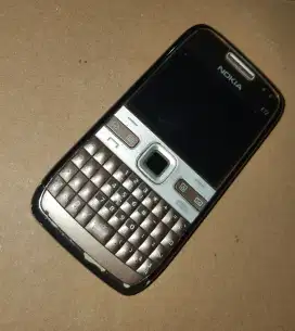 Nokia E72 warna Gold
