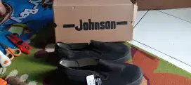 Jual cepat sepatu baru