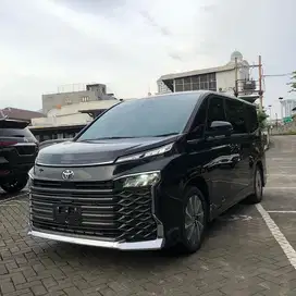 Toyota Voxy 2.0 AT PREMIUM COLOUR