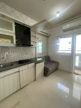 JUAL MURAH!!! Apartemen Green Pramuka City Full Furnish di Atas Mall
