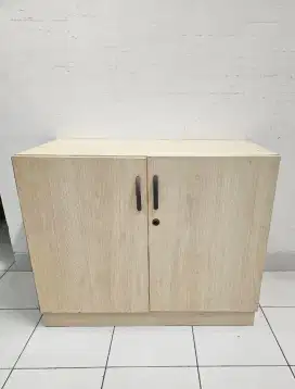 LEMARI KECIL BEKAS