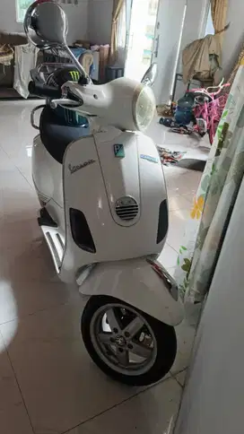 Di jual cepat vespa LX 125