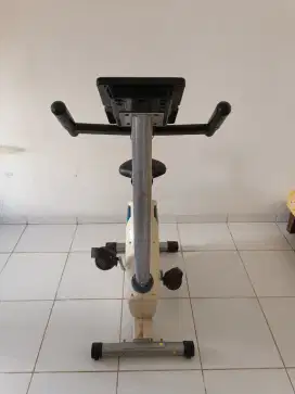 Sepeda statsis merk BH fitnes