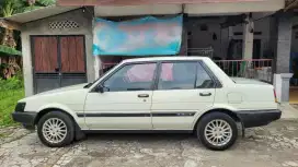 Corolla se saloon