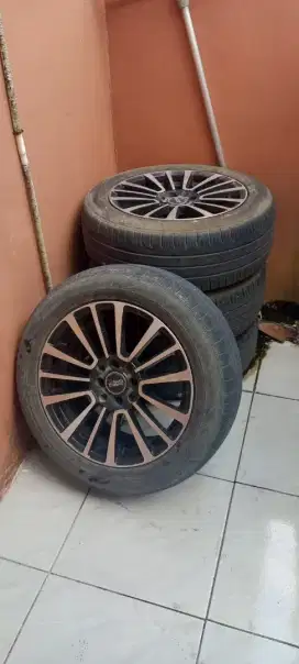 Velg Mobil Komplit R16