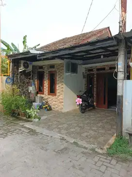 Di jual rumah dalam semi cluster di Ciledug