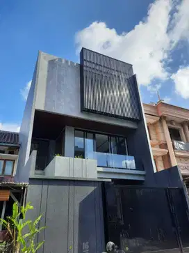 Dijual Rumah Baru Minimalis 3 Lantai di Taman Permata Buana