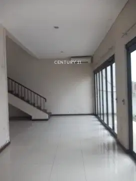 Dijual Rumah Di Cluster Asia Tropis  Harapan Indah Bekasi