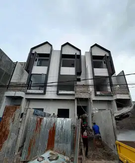 Dijual rumah baru 3 lantai di area duri kepa Jakarta Barat