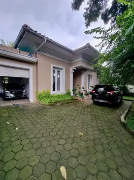 Rumah 1 Lantai kontruksi kokoh dan terawat,  Lt. 700 m2, SHM.
