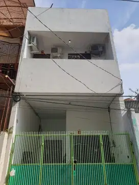DIJUAL : Rumah 3 Lantai di Teluk Gong, Penjaringan Jakarta Utara.