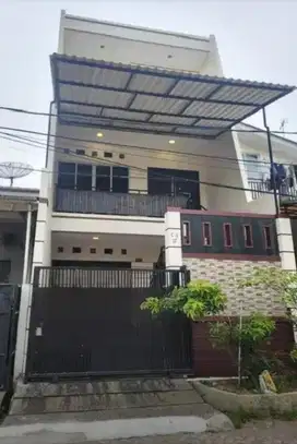 DIJUAL : Rumah 3 Lantai di Taman Kencana, Cengkareng - Jakarta Barat
