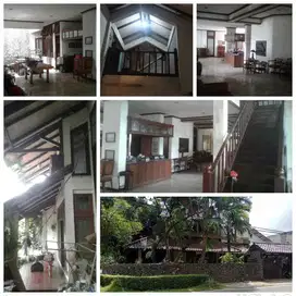 Dijual Rumah Asri 2 Lt Bagus Startegis Pusat Kota di Sektor 1 Bintaro