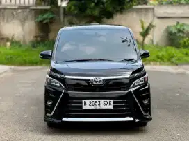 Toyota Voxy 2.0 Bensin AT Nik 2018