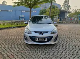 Mazda 2 RZ 1.5 AT 2014 last edition good condition
