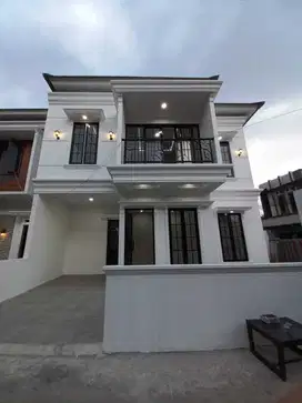 Rumah townhouse strategis kota depok dekat tol stasiun ITC bebas banji