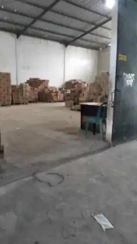 Disewakan gudang luas akses kontainer