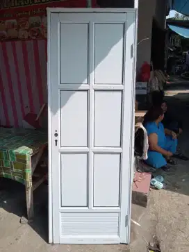 Kusen pintu aluminium ex cafe bisa buat wc