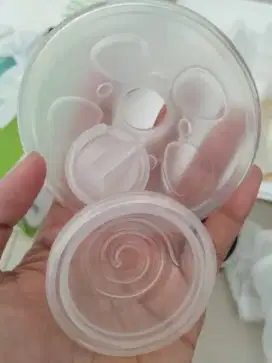 PRELOVED MOM UUNG BREAST PUMP PORTABLE