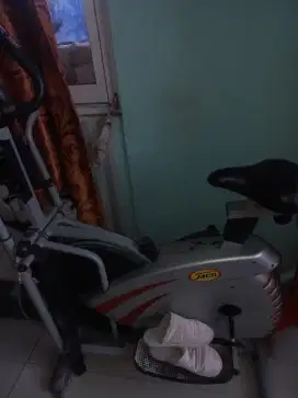Alat fitnes olahraga
