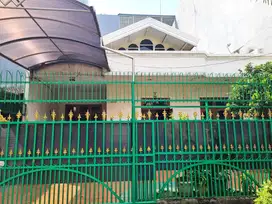 Rumah Pluit Karang Cantik Terawat 2Lt 10x17 4KT Semi Furnish SHM