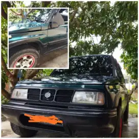 DIJUAL MOBIL ESCUDO NOMADE TAHUN 1997