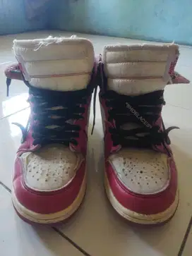 Sepatu Nike Jordan 1 size 42