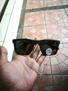 kacamata hitam terbaru r b