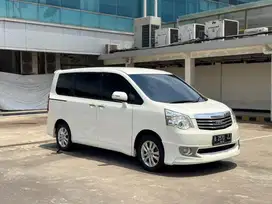 Toyota Nav 1 V limited tahun 2015 Matic Siap pakai