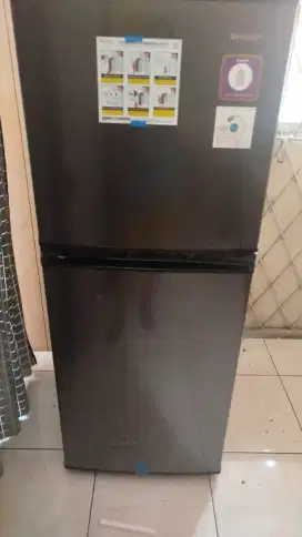Kulkas Sharp baru