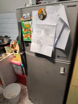 kulkas sharp bekas apa adanya
