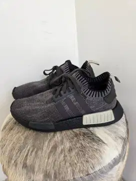 Adidas NMD R1 Primeknit Core Black Sesame